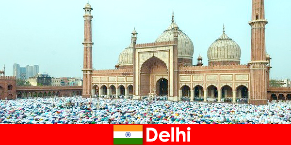 德里是印度北部的一座大都市，以世界著名的穆斯林建筑为特征