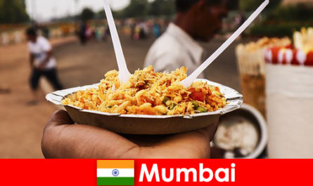 孟买是一个为游客闻名于人的地方，其街头小贩和食品类型