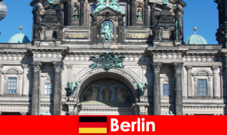 柏林尽管科维德 19 吸引来自世界各地的新游客