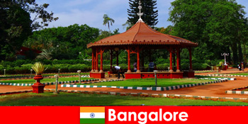 来自国外的游客可以期待美妙的乘船游览和伟大的花园在班加罗尔印度