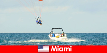 迈阿密美国的最高价格，来自世界各地的水上运动游客