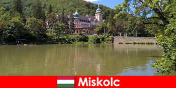 徒步旅行路线和在匈牙利米什科尔茨家庭旅行的绝佳体验