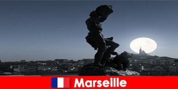 马赛 法国是一座色彩缤纷的城市，拥有丰富的文化和历史
