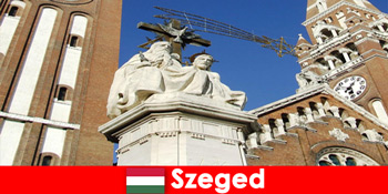 前往塞格德匈牙利的游客朝圣值得一游