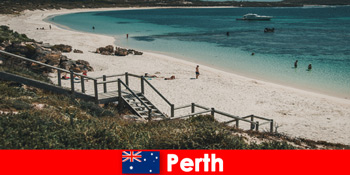 提前预订前往澳大利亚珀斯的酒店和航班，为旅行者预订假期优惠