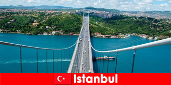 拥有大海、博斯普鲁斯海峡和岛屿的伊斯坦布尔是土耳其最美丽的城市之一。